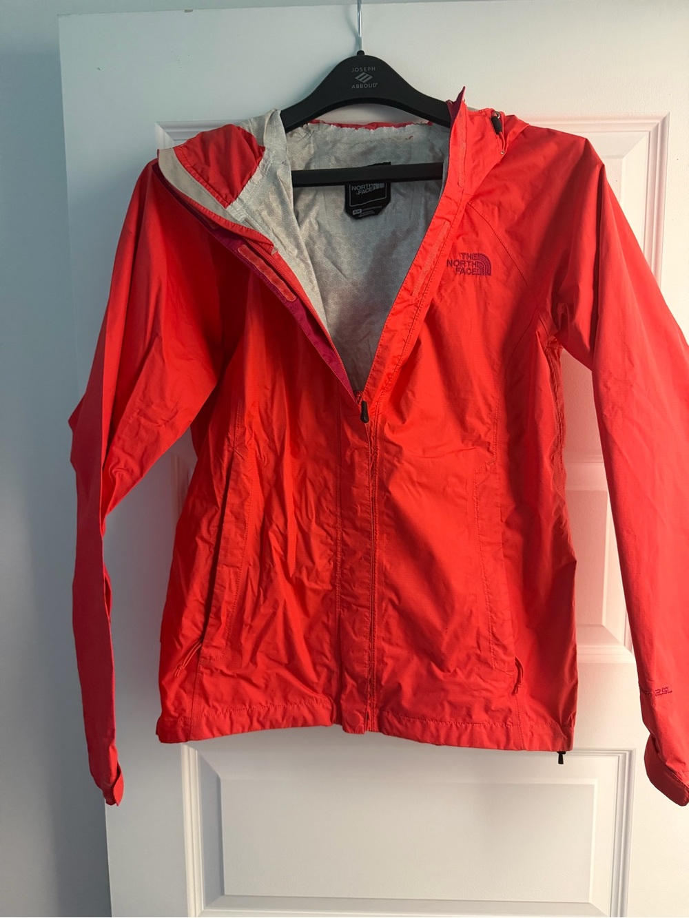 The North Face Women's Red\pink Lightweight Hooded Jacket